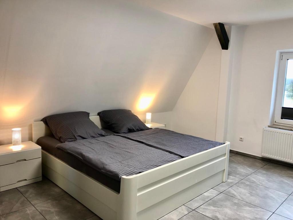 Dachgeschosswohnung Mit Seeblick Ahrensbok Экстерьер фото