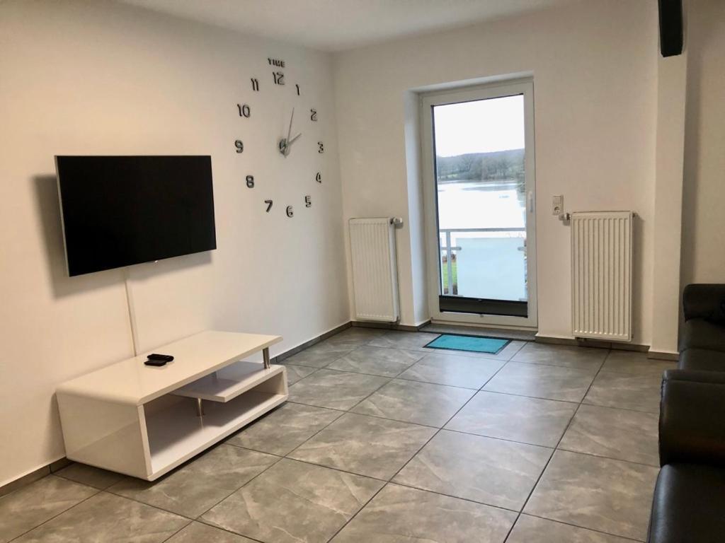 Dachgeschosswohnung Mit Seeblick Ahrensbok Экстерьер фото